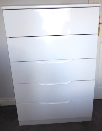 Chest drawers draws - chest,