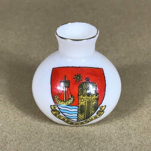 Scarborough crested vase - scarborough,