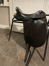 17.5” Inch Saddle co Black Leather Dressage Saddle Immaculate Fully Adjustable