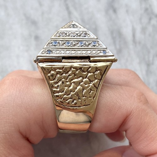 Pyramid ring 9ct gold heavy - ring,