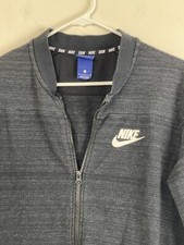 Nike Tech Fleece Swoosh Logo