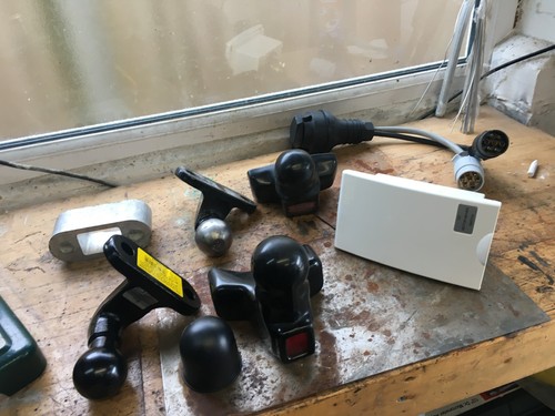 Tow bar and - bar, equipment