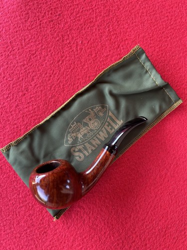 Stanwell pipe hand made - hand,