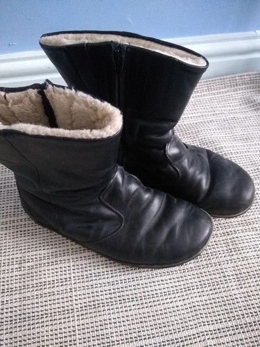 The drifter leather barefoot