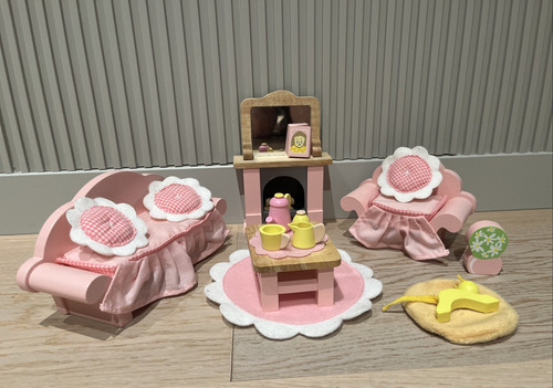 Toy van dolls house sitting - dolls,