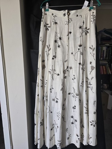 Zara skirtsize new with tags - zara,