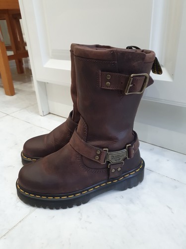 Martens brown crazy - crazy, horse