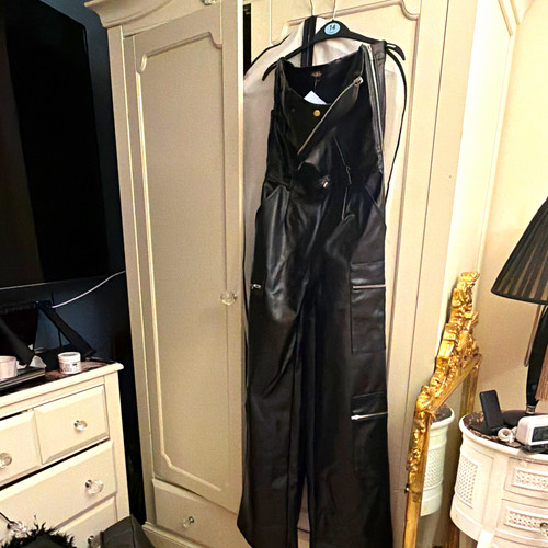 The ward women - black, faux