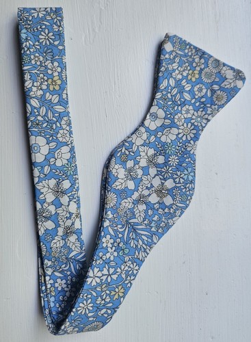Liberty bow tie hand - ***liberty,