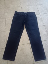 Ladies Levis mid rise slight
