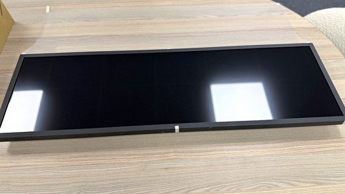Ultrawide screen - 37”,