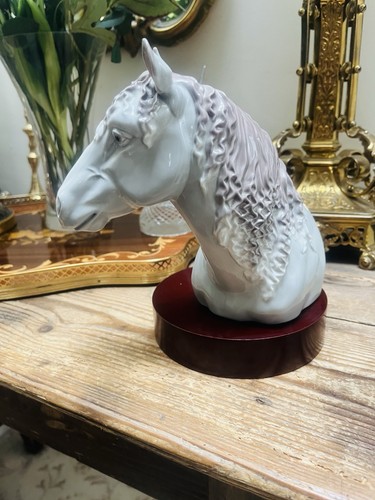 Lladro derby winner - lladro, winner"