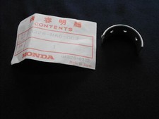 BRONZE BENCH RIGHT INTERIOR