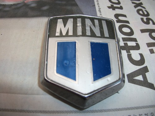 Classic mini blue bonnet badge - mini,