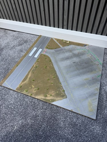 400 scale model - 1:400, airport
