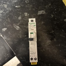 SCHNEIDER 32 AMP CURVE B 10kA