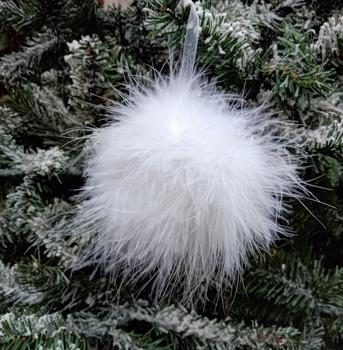 Luxurious white fluffy - , feather