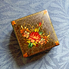 Vintage Hand Painted Palekh Signed Russian Lacquer Trinket Box