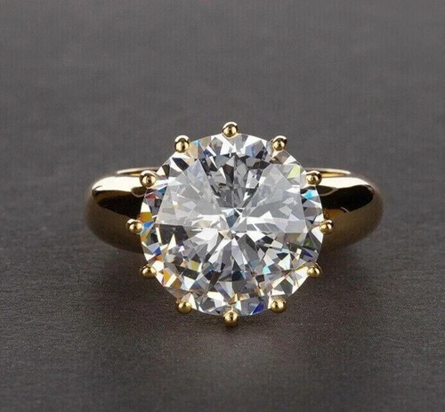 White moissanite ct round - 4.30,