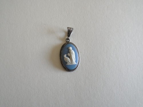 Wedgewood jasperware pendant - jasperware,