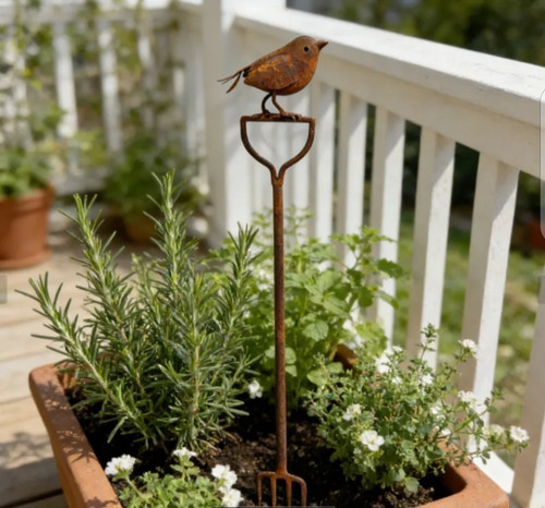Garden fork with rusty robin - garden,