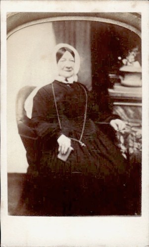 Old woman sitting - old,