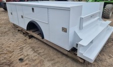 Service truck crane body