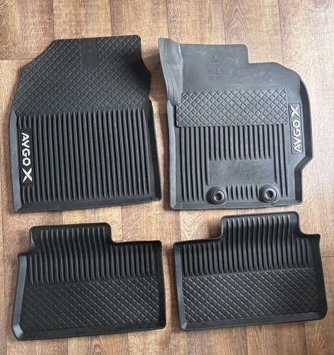 Genuine toyota aygo 2022 - genuine,