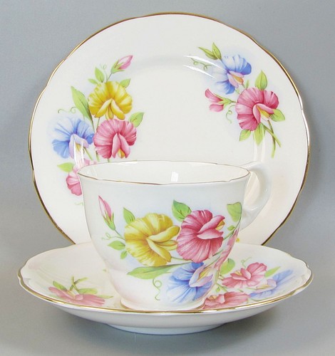 Royal stafford sweetpea bone - royal,