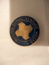 BUTLINS SCHOOL VENTURE WEEKS (DARK BLUE LABELS) ORIGINAL VINTAGE  BADGE/Brooch