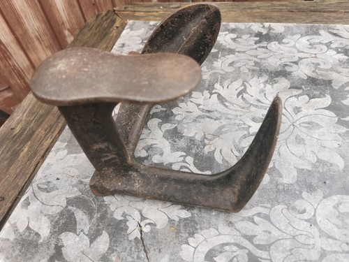 Antique cast iron cobblers - cast,