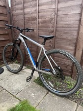 Boardman MHT 8.8 Men's Mountain Bike / Silver grey / Extra Large 20” frame BRILL