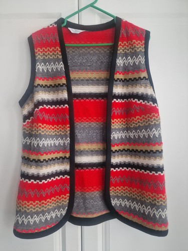 Knitted open sweater vest - open,