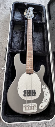 Musicman bass 4 string - musicman, 4-string