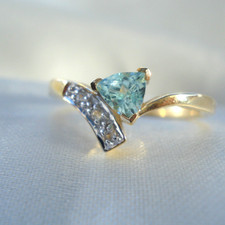 Certified Brazilian Paraiba Tourmaline Yellow Gold Ring