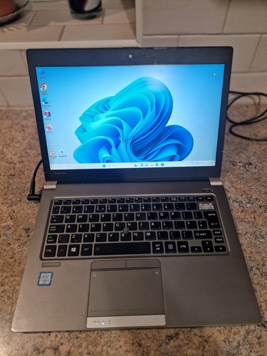 Toshiba portege z30 laptop - toshiba,