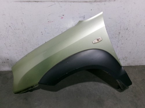 663112e130 left front fin - left,