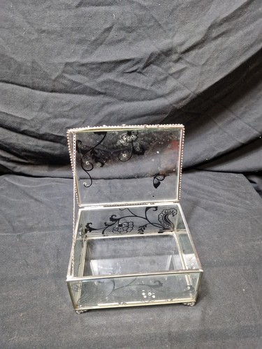 Glass trinket box jewellery - glass,