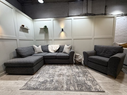 Grey next corner - grey,