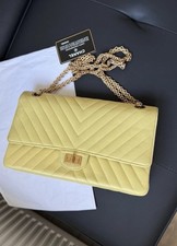 Chanel Reissue 2.55 Medium