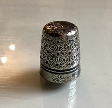 Antique Daisy Pattern Thimble