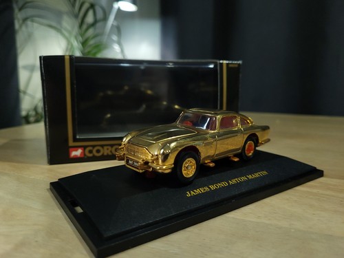 Corgi 96656 james bond - bond, aston