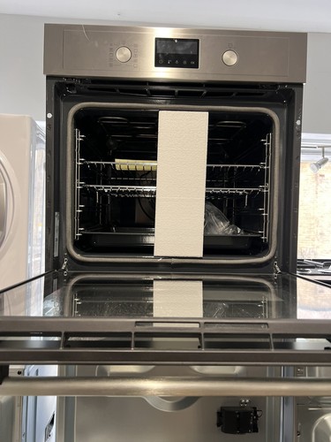 Built electric single oven - in,