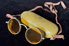 WILLSON VINTAGE SERVICE GOGGLES. ORIGINAL CASE, WITH INSTRUCTIONS. WW1. STYLE E1