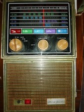 Vintage 1970s Green Shira Jumbo Multi-Band Super Circuit Battery/Electric Radio 