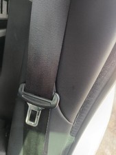 8975HY 1304686 rear seat belt