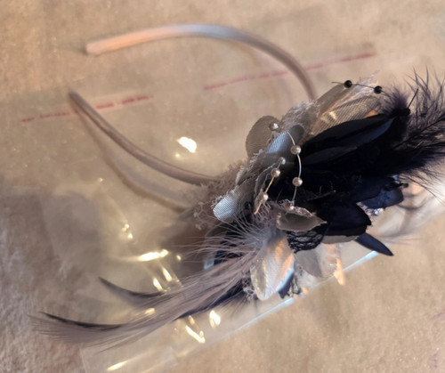 Black grey feather flower - &,