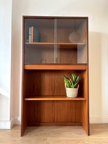 Plan teak bookcase display - g,