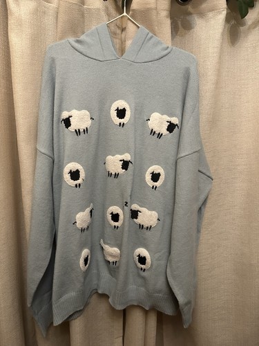 Hooded embroidered sheep - hooded,