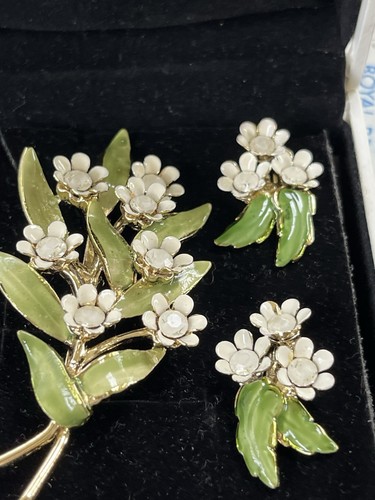 Beautiful flower spray - beautiful, brooch